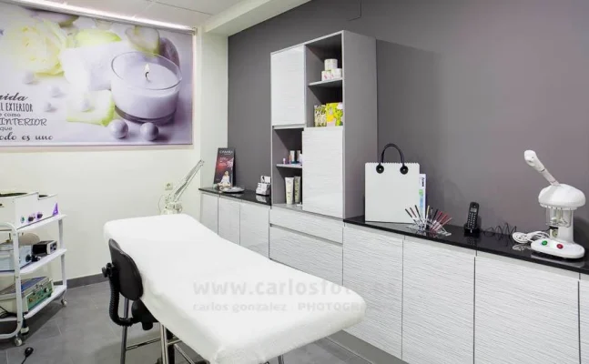 Servicios > Peluquería Color – Cuenca