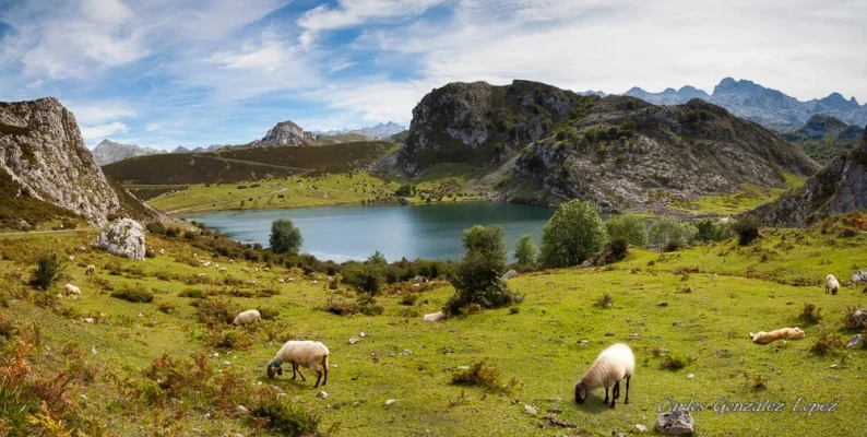 Lagos de Covadonga Parque Nacional de los Picos de Europa, Astur