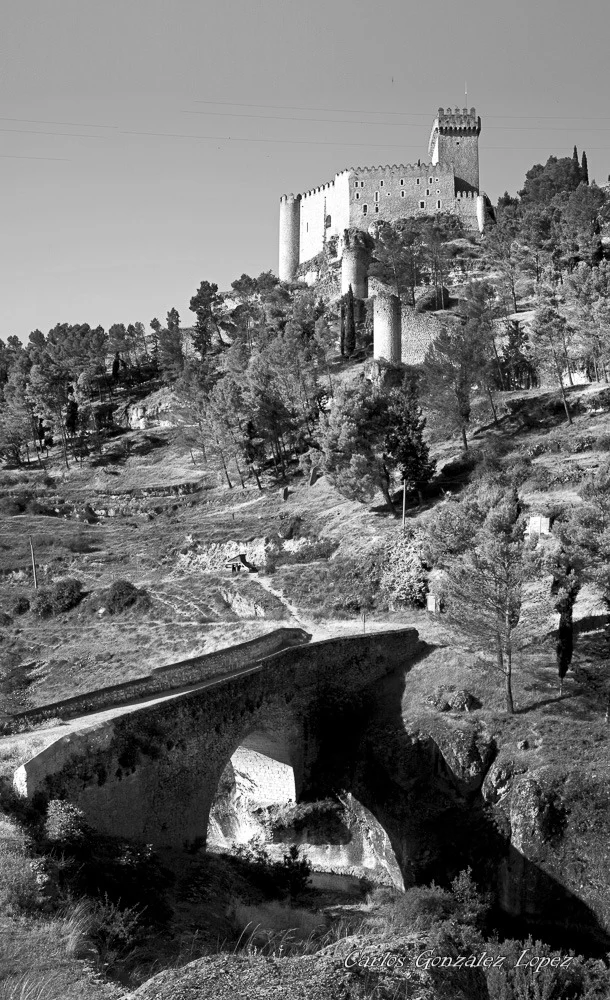 Vista de Alarcon desde el puente de Tebar (Cuenca)