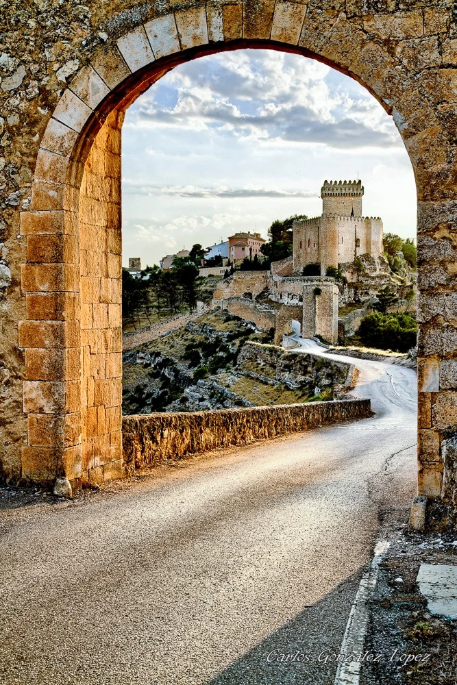 Puerta principal de acceso a la fortaleza, a través de la cual