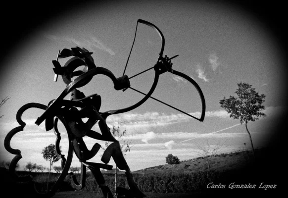 Detalle del parque escultorico en Minglanilla