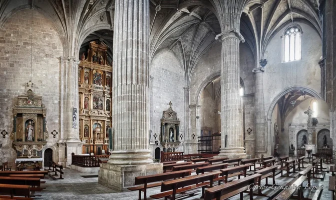 Iglesia de Santiago Apóstol (San Clemente)