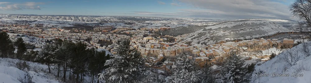 Vista completa de la Ciudad desde el Cerro del Socorro. Cuenca