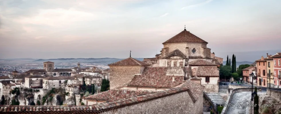Panorama desde castillo de Cuenca al amanecer