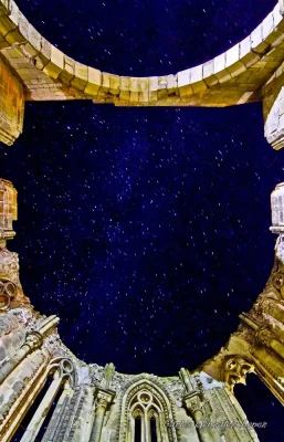 Antiguo abside de Santa Maria de Atienza con estrellas, Huete