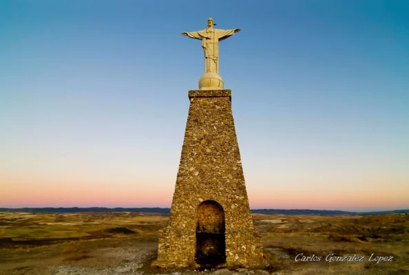 Monumento al amanecer del Corazón de Jesús, Huete (Cuenca)