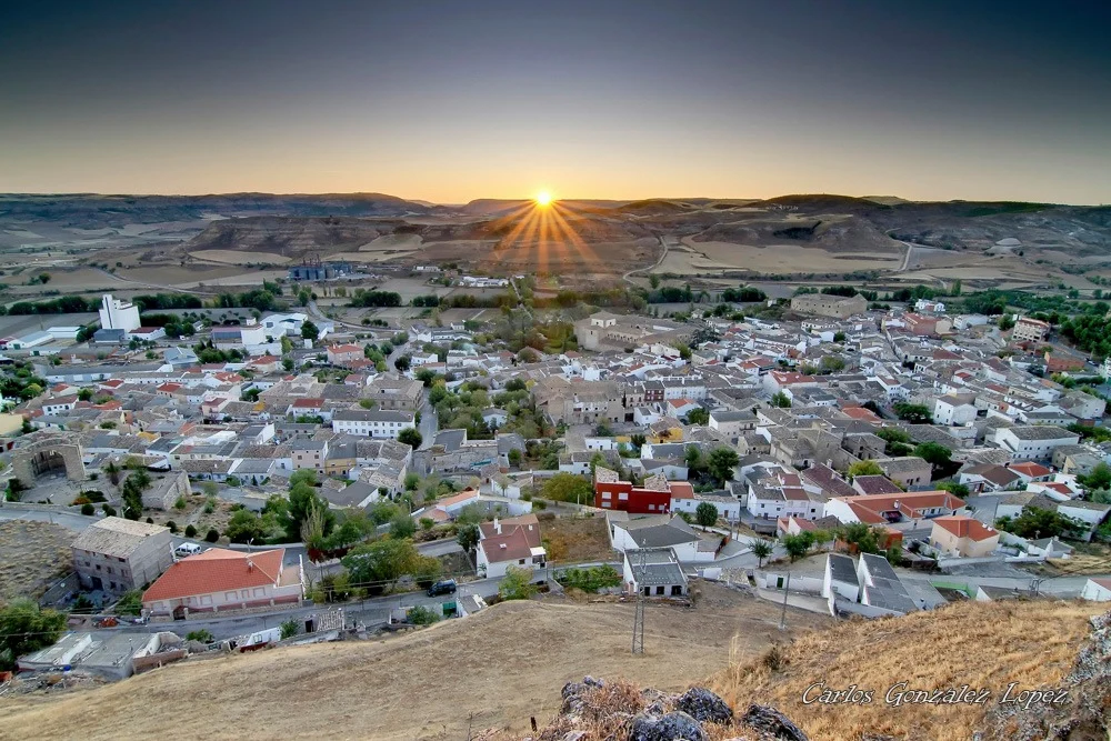 Amanecer desde las faldas del Castillo, Huete (Cuenca)