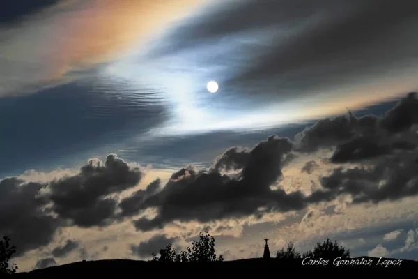 Vista del Corazon de Jesus bajo un cielo, Huete (Cuenca)