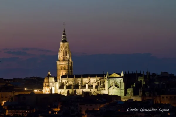 Catedral de Toledo nocturna